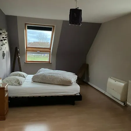 Entre Vignes Et Chateaux.