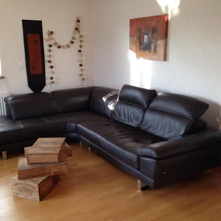 Entre Vignes Et Chateaux.