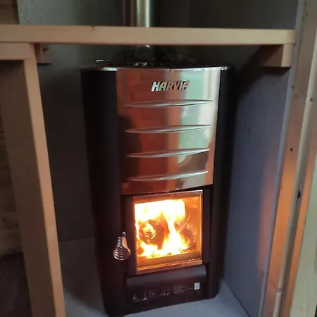 Entre Vignes Et Chateaux.