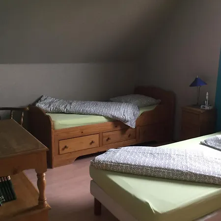 Entre Vignes Et Chateaux. *