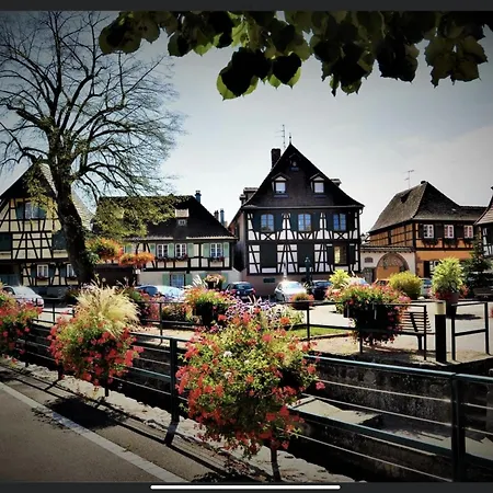 Vila Entre Vignes Et Chateaux.