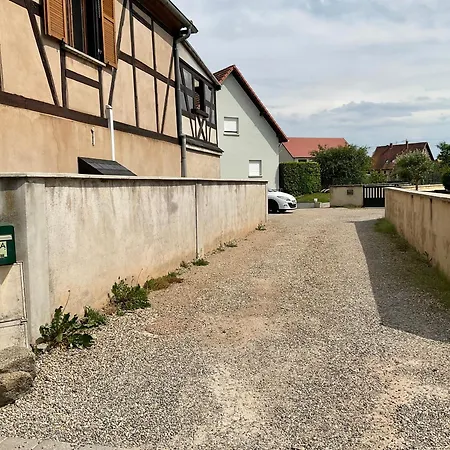 Entre Vignes Et Chateaux. Vila Scherwiller