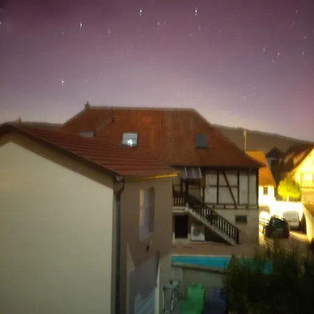 Entre Vignes Et Chateaux.