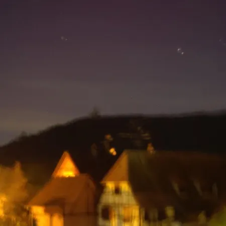 Entre Vignes Et Chateaux. فيلة